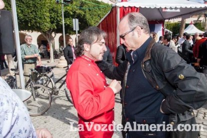La Plaza Vieja ha vivido una gran jornada con música, juegos infantiles, degustaciones, muestra de tomates y venta con fines solidarios Fot