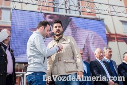 La Plaza Vieja ha vivido una gran jornada con música, juegos infantiles, degustaciones, muestra de tomates y venta con fines solidarios Fot