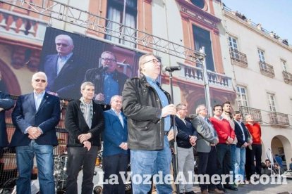 La Plaza Vieja ha vivido una gran jornada con música, juegos infantiles, degustaciones, muestra de tomates y venta con fines solidarios Fot