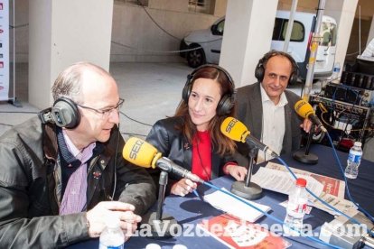 La Plaza Vieja ha vivido una gran jornada con música, juegos infantiles, degustaciones, muestra de tomates y venta con fines solidarios Fot