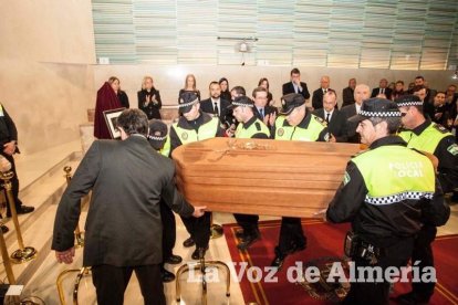 Almería pierde a su primer alcalde democrático.