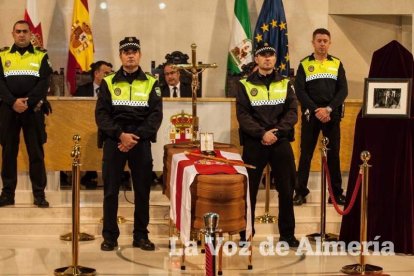 Almería pierde a su primer alcalde democrático.