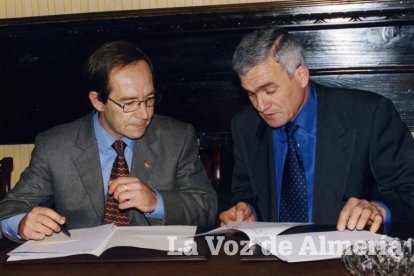 Almería pierde a su primer alcalde democrático.