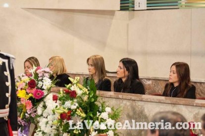 Representantes institucionales y vecinos dieron ayer su último adiós al exalcalde tras cerrarse la capilla ardiente