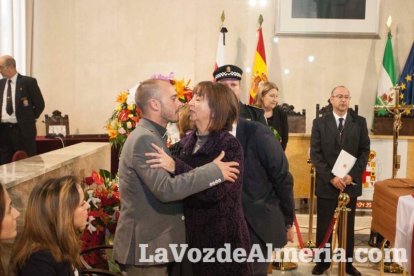 Representantes institucionales y vecinos dieron ayer su último adiós al exalcalde tras cerrarse la capilla ardiente