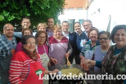 Desde el despliegue político de candidatos del PP en varios municipios a las fiestas menos reivindicativas y más sociales de Carboneras y 