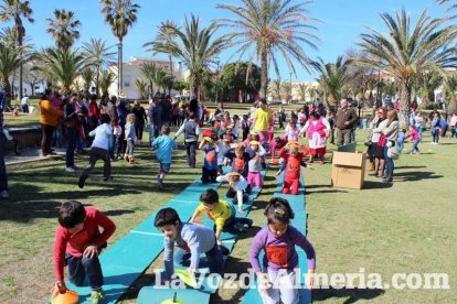 Desde el despliegue político de candidatos del PP en varios municipios a las fiestas menos reivindicativas y más sociales de Carboneras y 