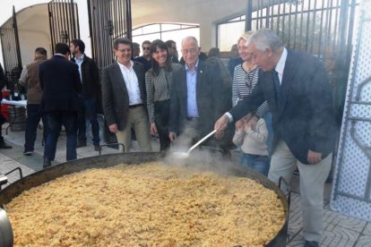 Desde el despliegue político de candidatos del PP en varios municipios a las fiestas menos reivindicativas y más sociales de Carboneras y 