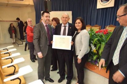 La delegación de Educación rinde homenaje a docentes de Primaria, Secundaria y personal de Administración y Servicios jubilados