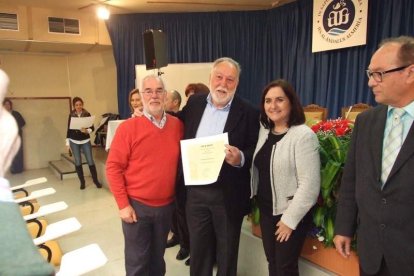 La delegación de Educación rinde homenaje a docentes de Primaria, Secundaria y personal de Administración y Servicios jubilados