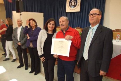 La delegación de Educación rinde homenaje a docentes de Primaria, Secundaria y personal de Administración y Servicios jubilados