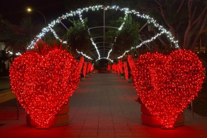 Vícar se engalana con corazones.