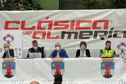 Reunión de directores presidida por José Manuel Muñoz.