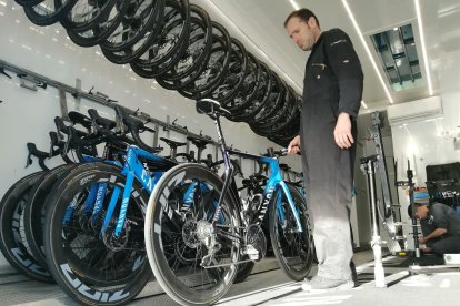 El camión de Movistar por dentro.