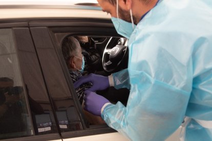 Vacunación desde el interior del vehículo.
