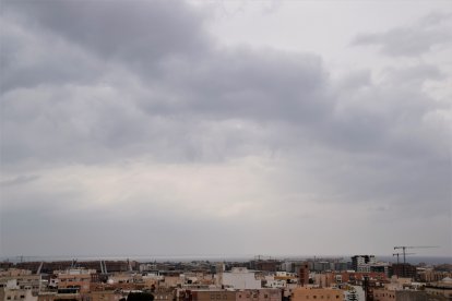 El polvo en suspensión cubre Almería esta semana.