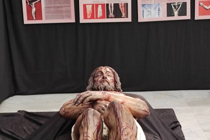 Reproducción del cuerpo de Cristo, obra de Miñarro.