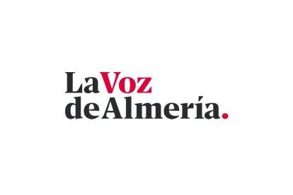 Alcalde y concejal observando la obra como muestran las fotografías de Juan Núñez.