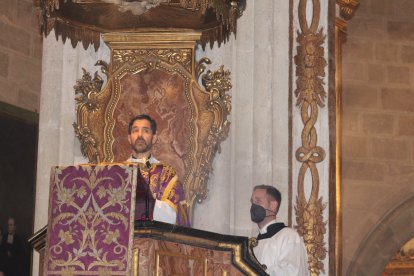 Lectura del Evangelio.