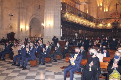 Asistentes a la toma de posesión del nuevo obispo coadjutor, Antonio Gómez Cantero.