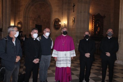 La curia almeriense junto al nuevo obispo.