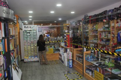 Apertura de bares y comercios.