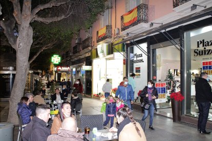 La vida comercial de la ciudad en periodo de Rebajas.