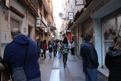 La vida comercial de la ciudad en periodo de Rebajas.