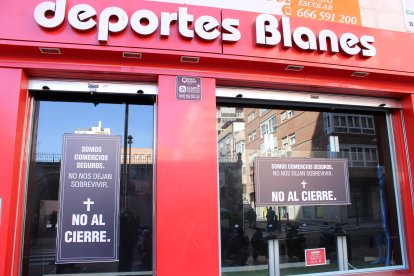 Los comerciantes reivindicando no al cierre, comercio seguro.