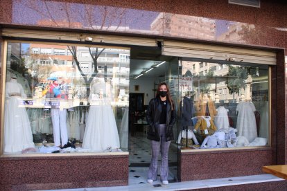 Comercios abiertos en el centro de la ciudad.