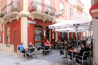 La hostelería abre hasta las seis de la tarde.