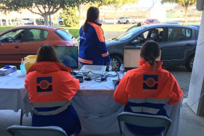 Sanitarios en el punto de vacunación.