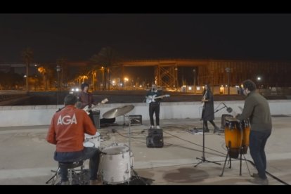 Compro Oro y Monte Terror, con el tema ‘Mala Hierba’ desde el Cable Inglés.