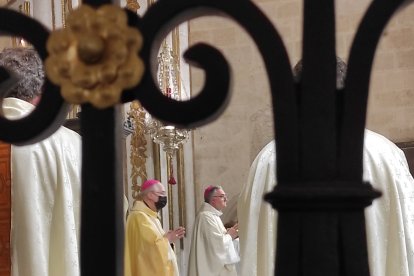 Primera misa en la Catedral del obispo coadjutor, Antonio Gómez Cantero.
