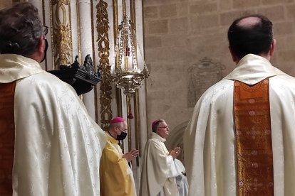 Primera misa en la Catedral del obispo coadjutor, Antonio Gómez Cantero.