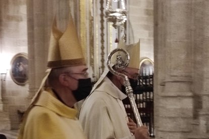 Primera misa en la Catedral del obispo coadjutor, Antonio Gómez Cantero.