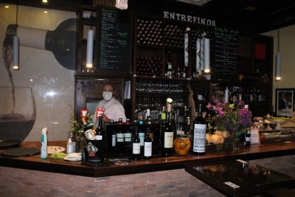 El gerente de Entrefinos en su céntrico y emblemático establecimiento hostelero.
