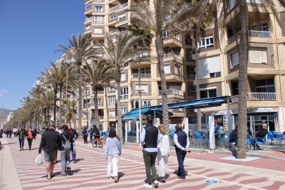 El Paseo Marítimo en el 1º domingo de Primavera.