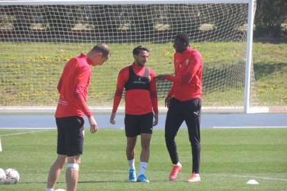 Hablando en el entrenamiento.