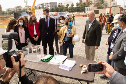Satisfacción en el acto de las instituciones.