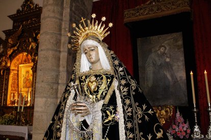 Nuestra Señora de los Dolores, la Soledad, en veneración.