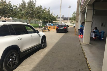 Llegada de vehículos al vacunauto.