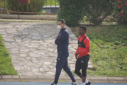 El doctor Maziel con Ramazani.