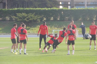 Rondo habitual para tomar contacto con la pelota.