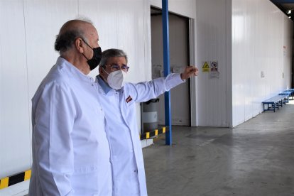 Pedro Caparrós recorrió las instalaciones con Vicente del Bosque.