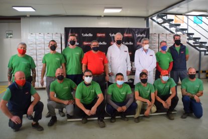 Posando con parte del equipo humano de Grupo Caparrós.