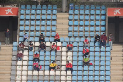 Siempre guardando las distancias.