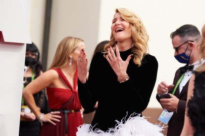 Laura Dern, a su llegada a la gala.