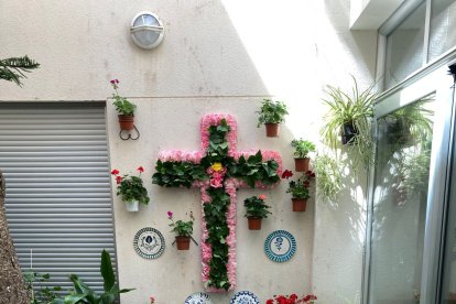 La tercera cruz premiada ha sido para el Centro Ocupacional de Adra.