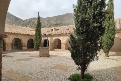 El claustro del santuario del Saliente.